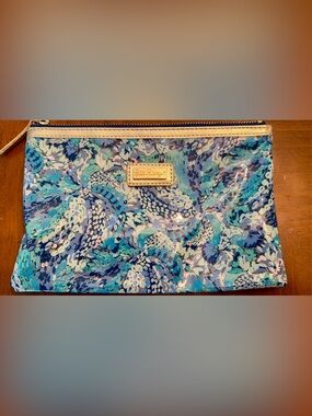 Lilly Pulitzer Blue Aqua Floral Cosmetic Pouch with Gold Logo bathing suit bag